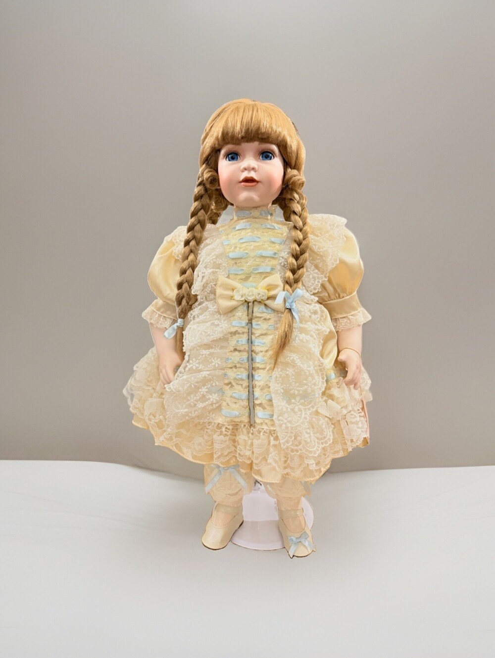 Vintage Collectible Porcelain Doll “Hope” By Willian Tung 1009/2000 1998